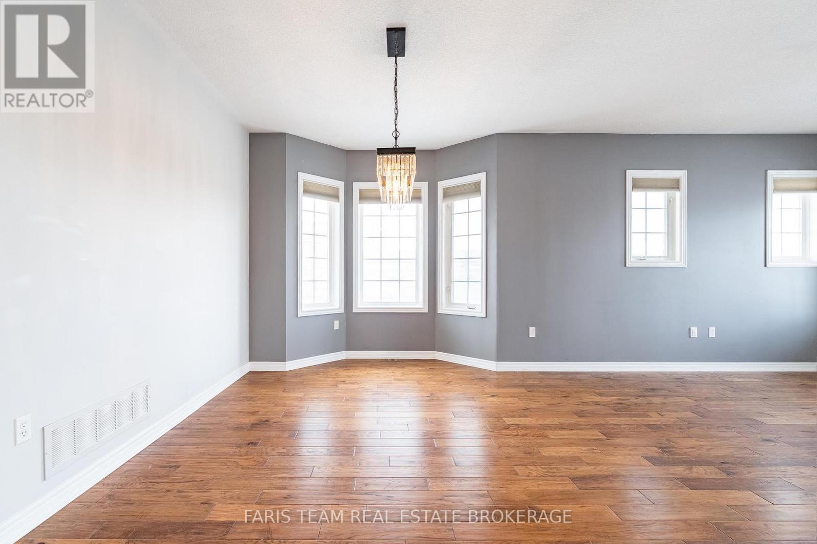 2 Thrushwood Drive, Barrie, Ontario  L4N 0Z1 - Photo 16 - S12898498