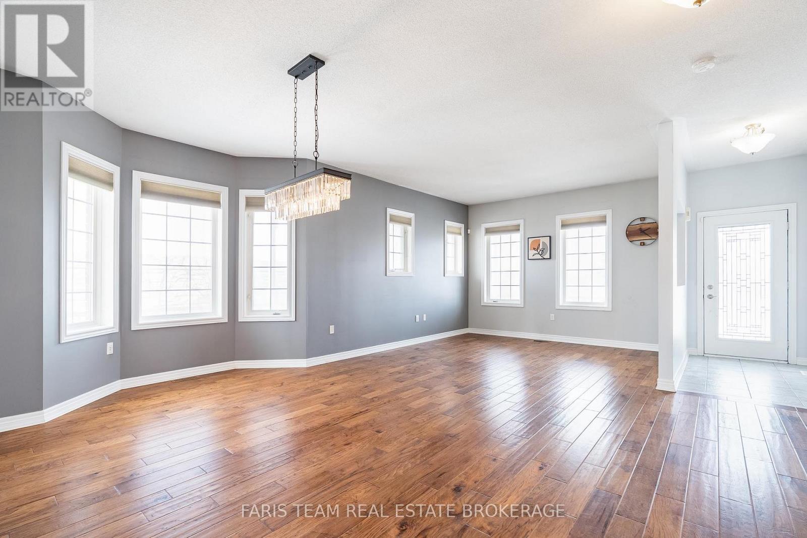 2 Thrushwood Drive, Barrie, Ontario  L4N 0Z1 - Photo 17 - S12898498