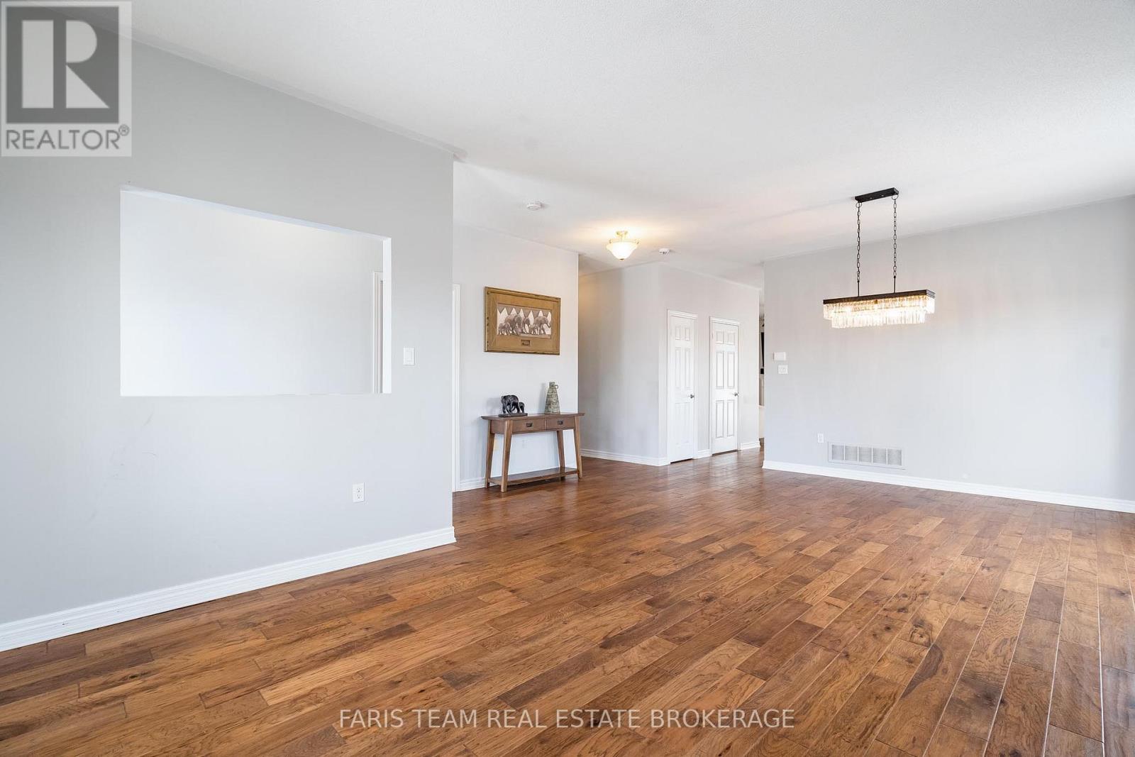 2 Thrushwood Drive, Barrie, Ontario  L4N 0Z1 - Photo 21 - S12898498