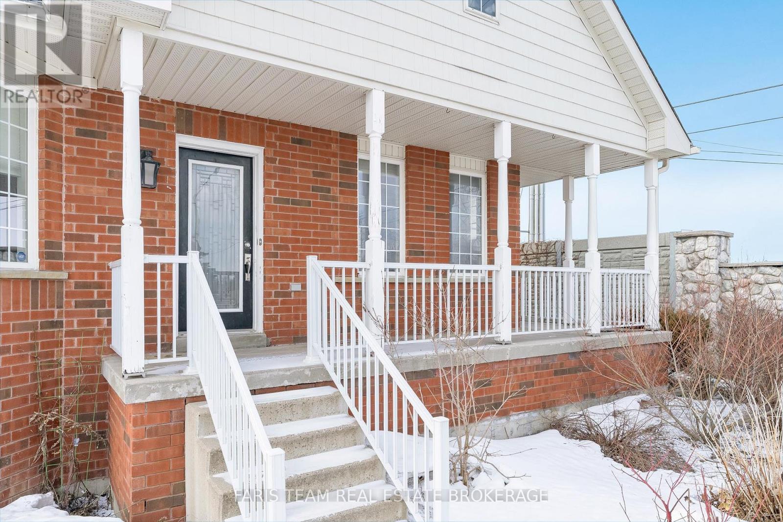 2 Thrushwood Drive, Barrie, Ontario  L4N 0Z1 - Photo 5 - S12898498