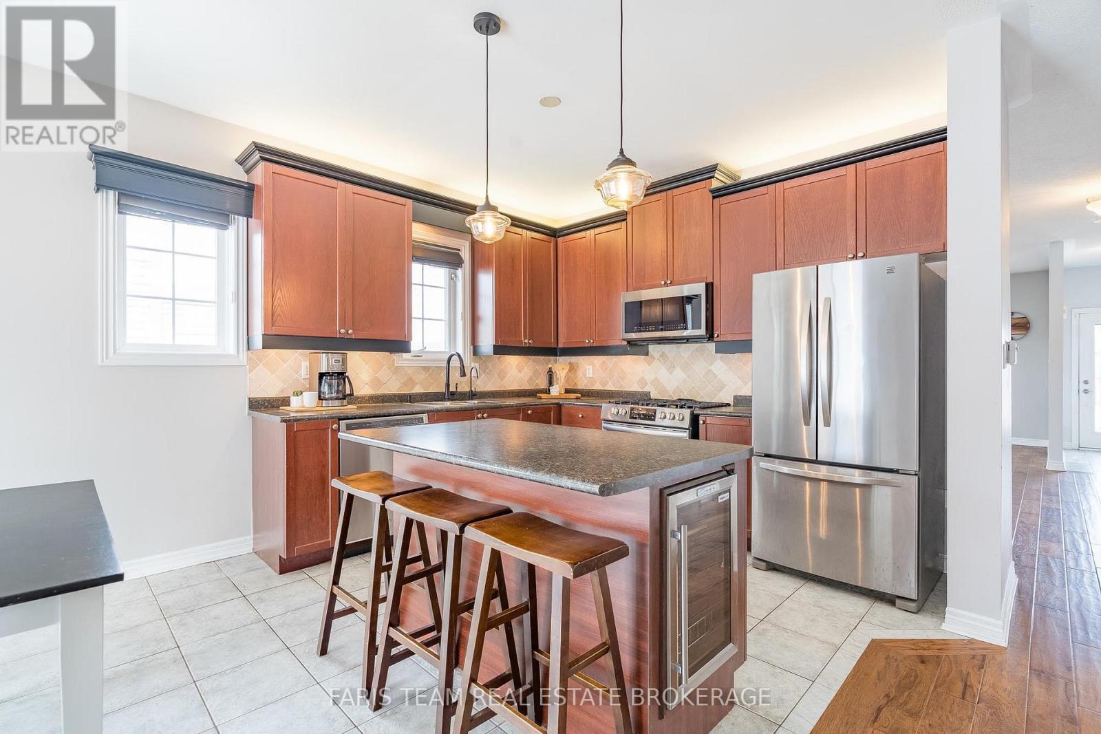 2 Thrushwood Drive, Barrie, Ontario  L4N 0Z1 - Photo 7 - S12898498