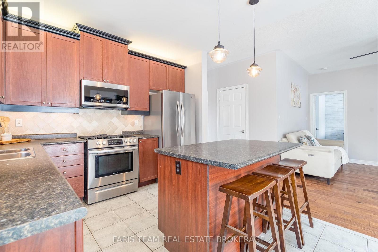 2 Thrushwood Drive, Barrie, Ontario  L4N 0Z1 - Photo 8 - S12898498