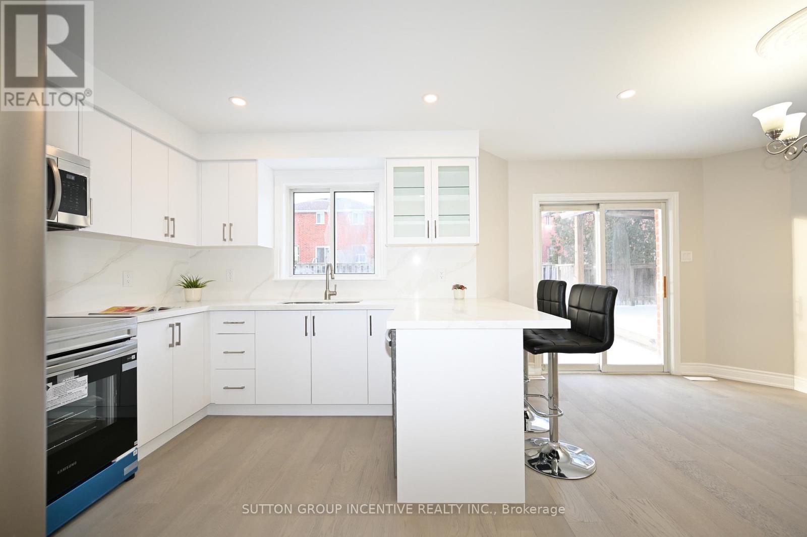 109 Esther Drive, Barrie, Ontario  L4N 0V8 - Photo 10 - S12898522