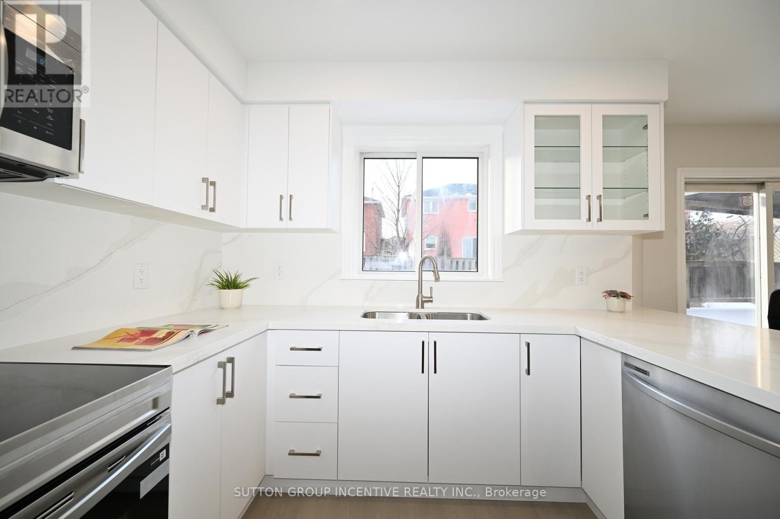 109 Esther Drive, Barrie, Ontario  L4N 0V8 - Photo 13 - S12898522