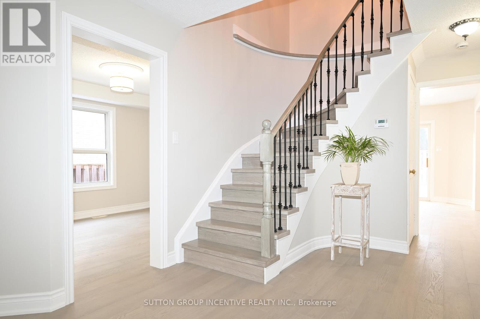 109 Esther Drive, Barrie, Ontario  L4N 0V8 - Photo 18 - S12898522