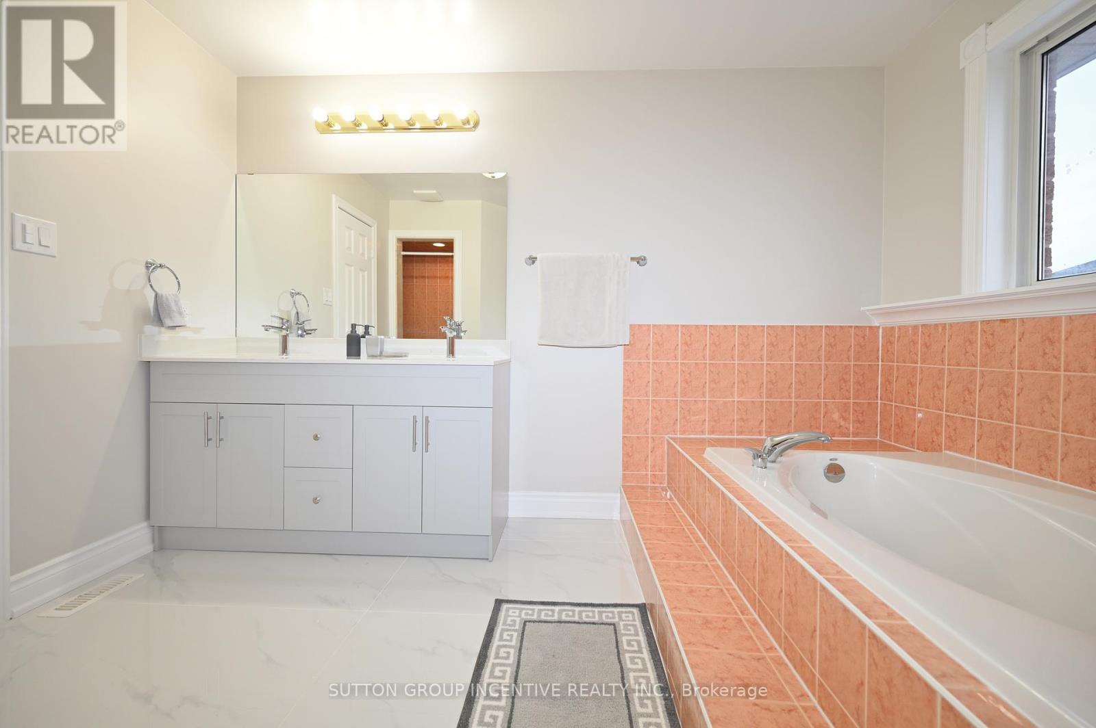 109 Esther Drive, Barrie, Ontario  L4N 0V8 - Photo 23 - S12898522