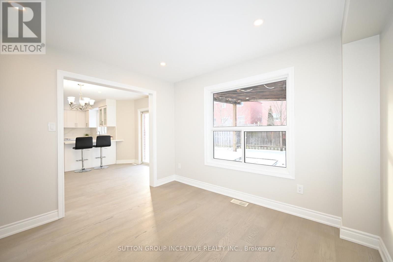 109 Esther Drive, Barrie, Ontario  L4N 0V8 - Photo 6 - S12898522