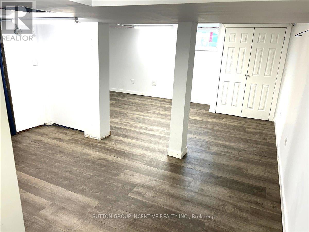 18 Worsley Street, Barrie (City Centre), Ontario  L4M 1L4 - Photo 12 - S12898534