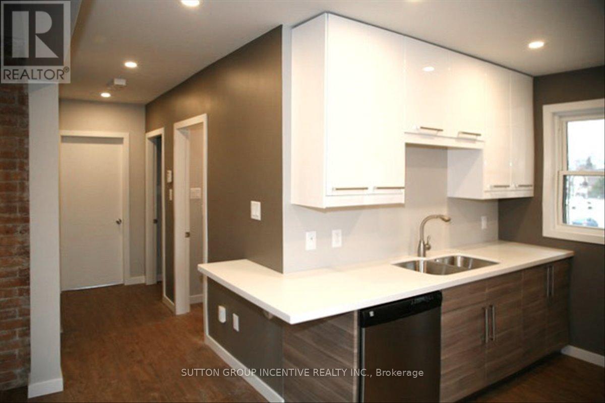 18 Worsley Street, Barrie (City Centre), Ontario  L4M 1L4 - Photo 17 - S12898534