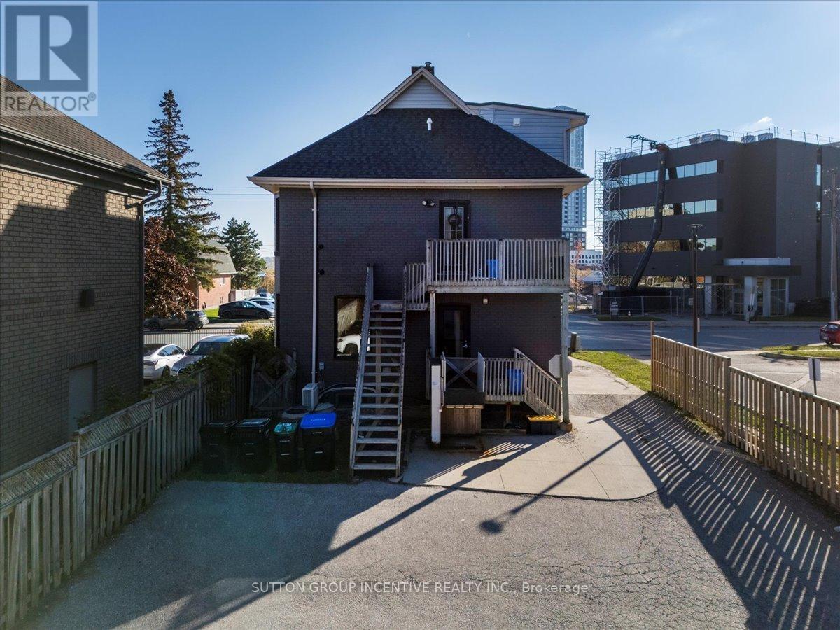 18 Worsley Street, Barrie (City Centre), Ontario  L4M 1L4 - Photo 18 - S12898534