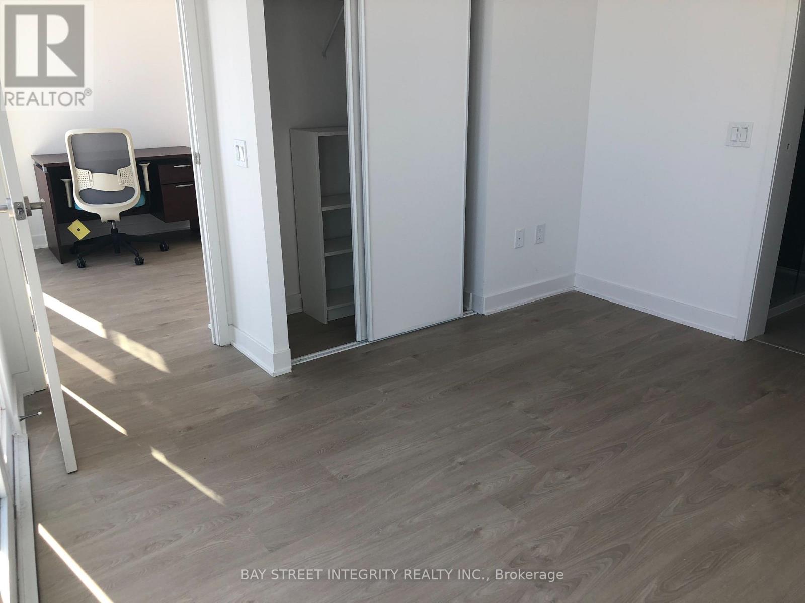 3203 - 3900 Confederation Parkway, Mississauga, Ontario  L5B 0M3 - Photo 17 - W12898468