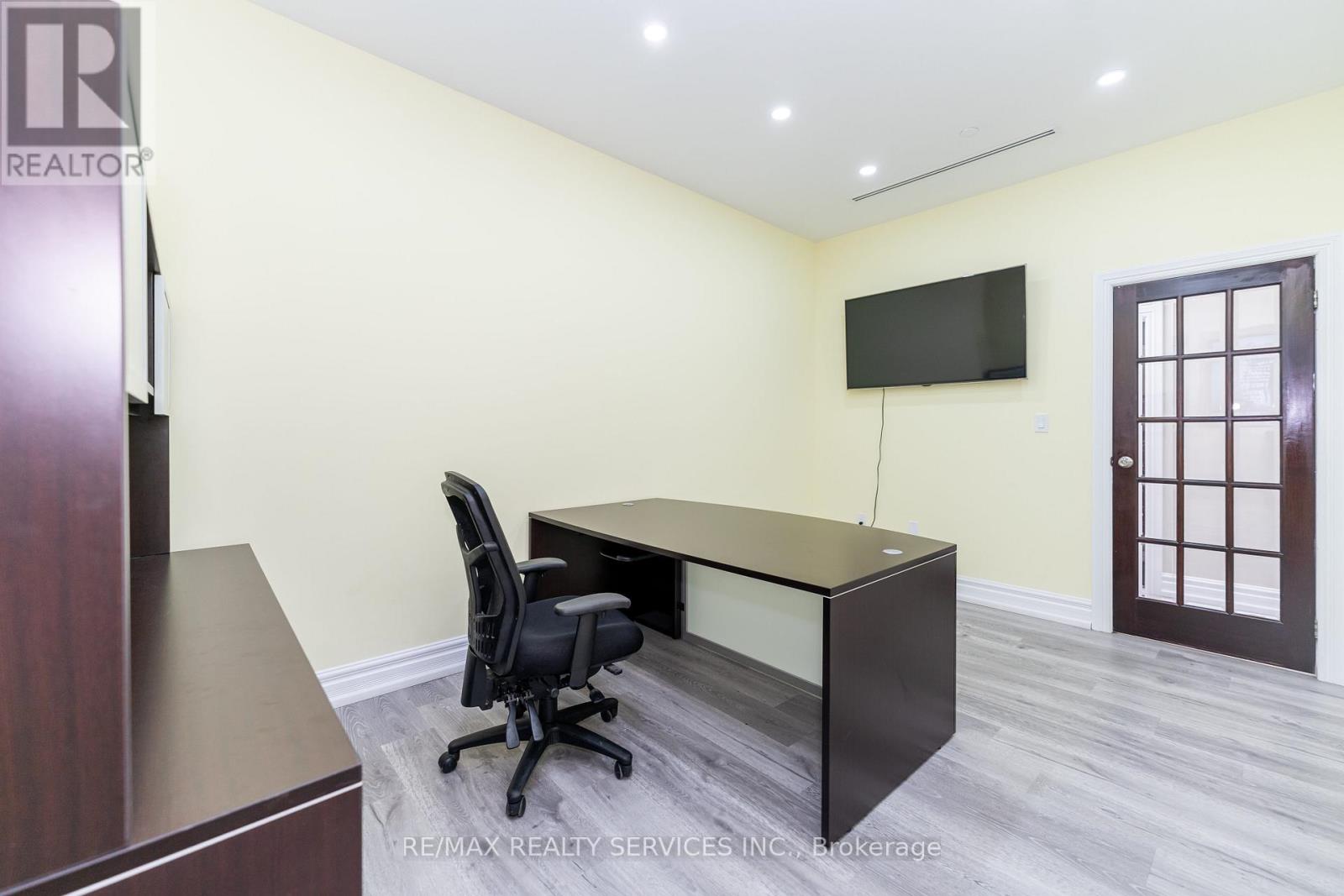 214 - 2 Automatic Road, Brampton, Ontario  L6S 6K8 - Photo 13 - W12898474