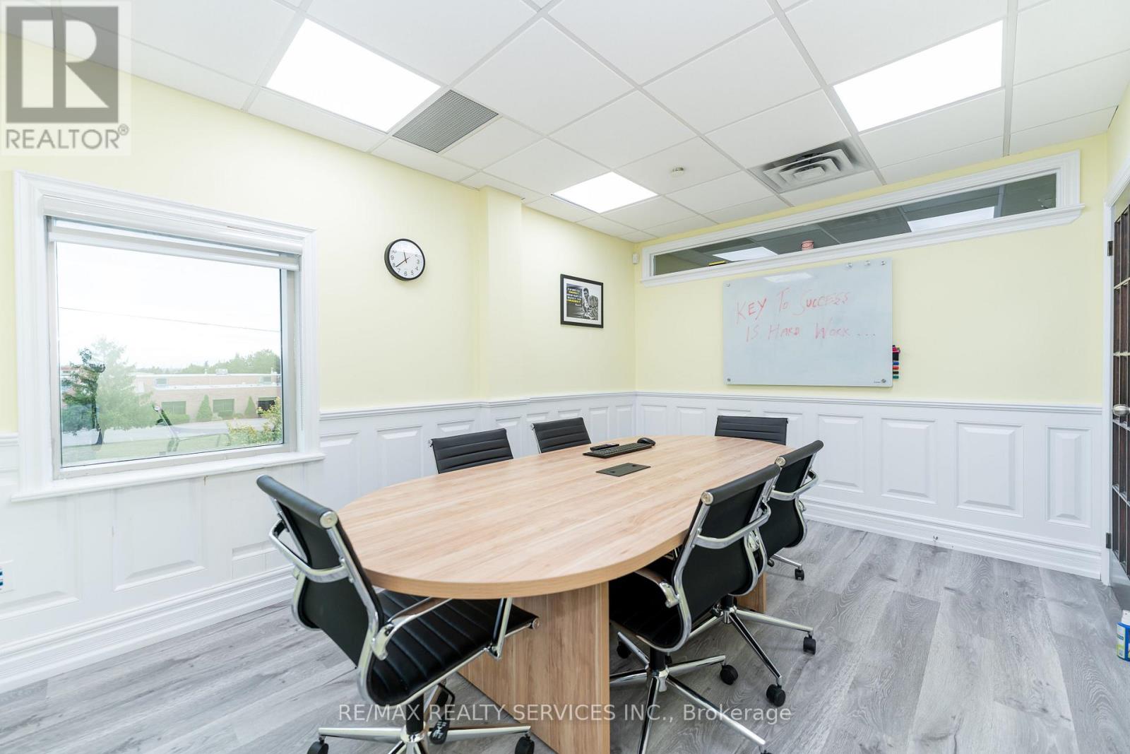 214 - 2 Automatic Road, Brampton, Ontario  L6S 6K8 - Photo 17 - W12898474