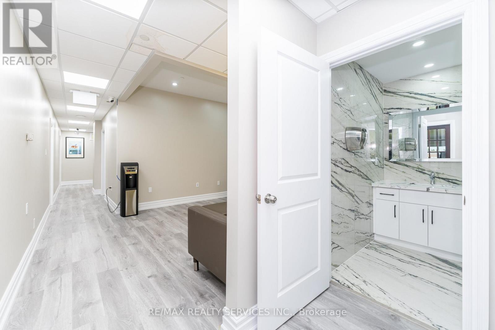 214 - 2 Automatic Road, Brampton, Ontario  L6S 6K8 - Photo 25 - W12898474