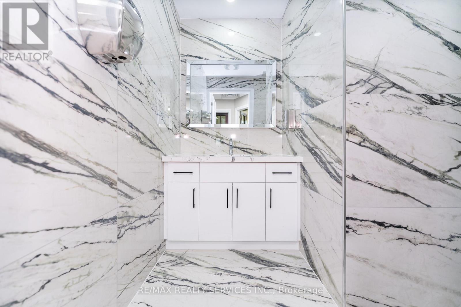 214 - 2 Automatic Road, Brampton, Ontario  L6S 6K8 - Photo 28 - W12898474