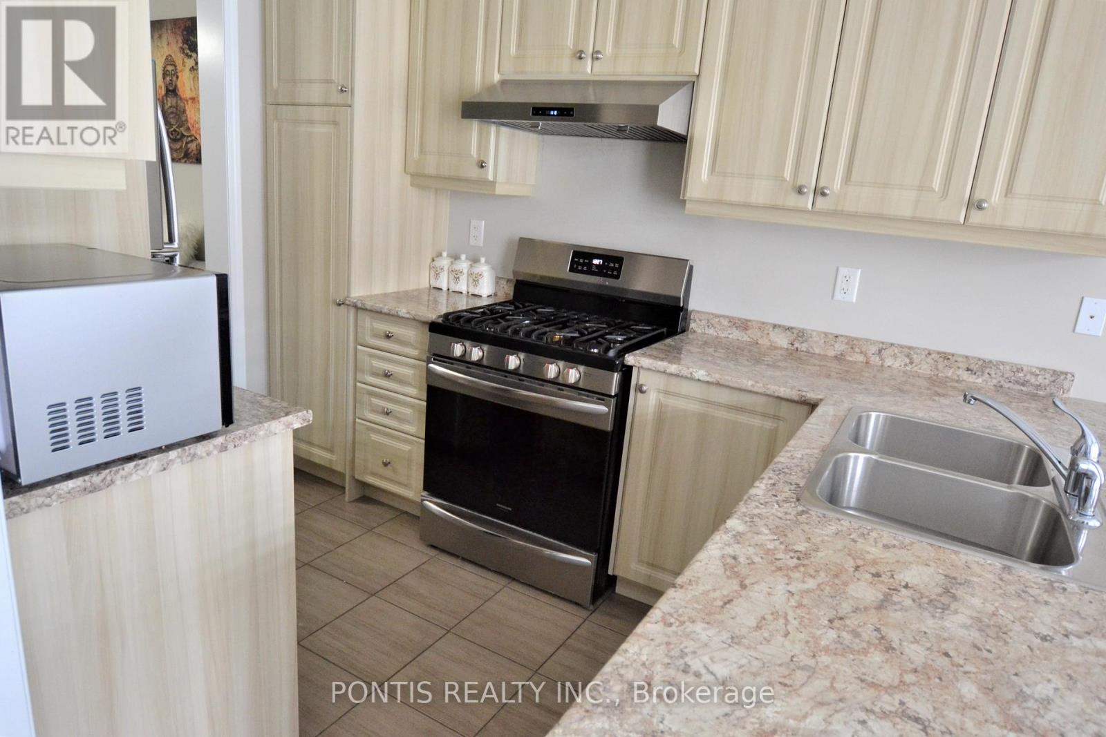 47 Phyllis Drive, Caledon, Ontario  L7C 2E9 - Photo 11 - W12898544