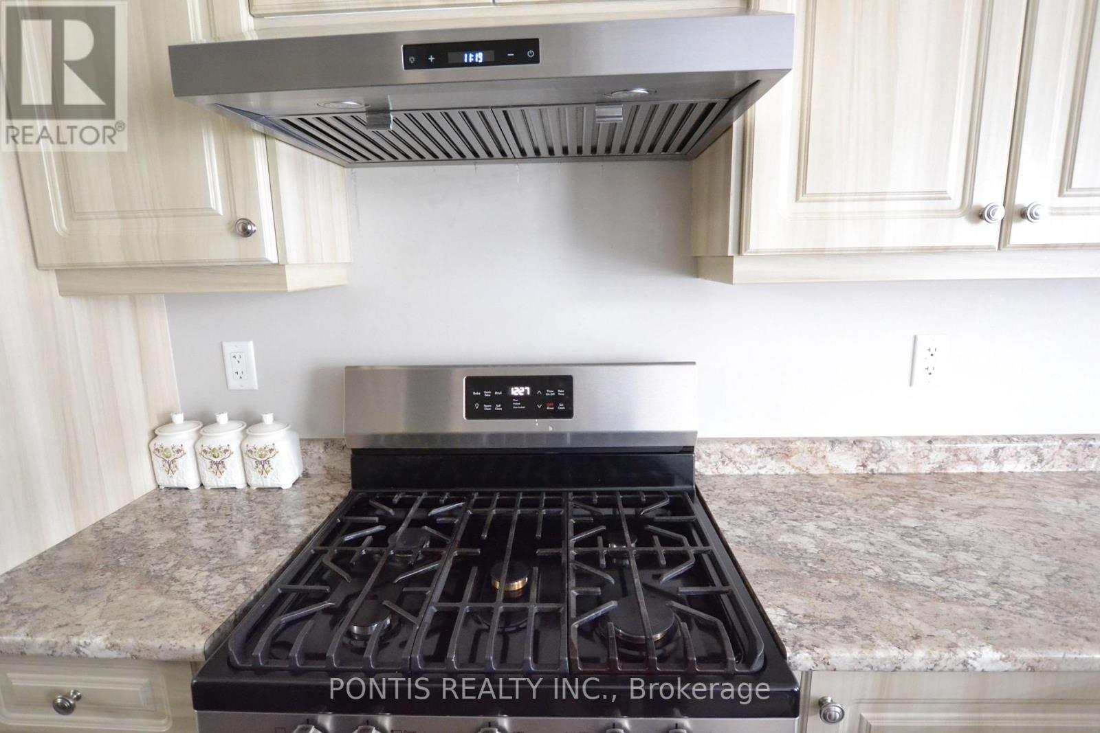 47 Phyllis Drive, Caledon, Ontario  L7C 2E9 - Photo 12 - W12898544