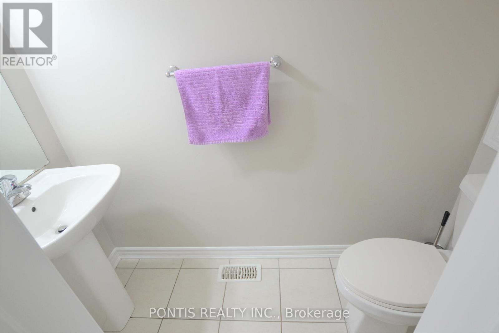 47 Phyllis Drive, Caledon, Ontario  L7C 2E9 - Photo 5 - W12898544