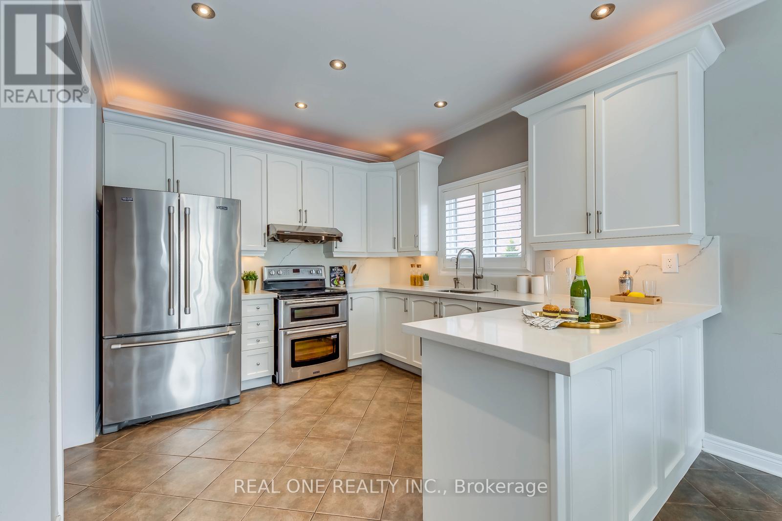 2511 Felhaber Crescent, Oakville, Ontario  L6H 7R8 - Photo 11 - W12898550