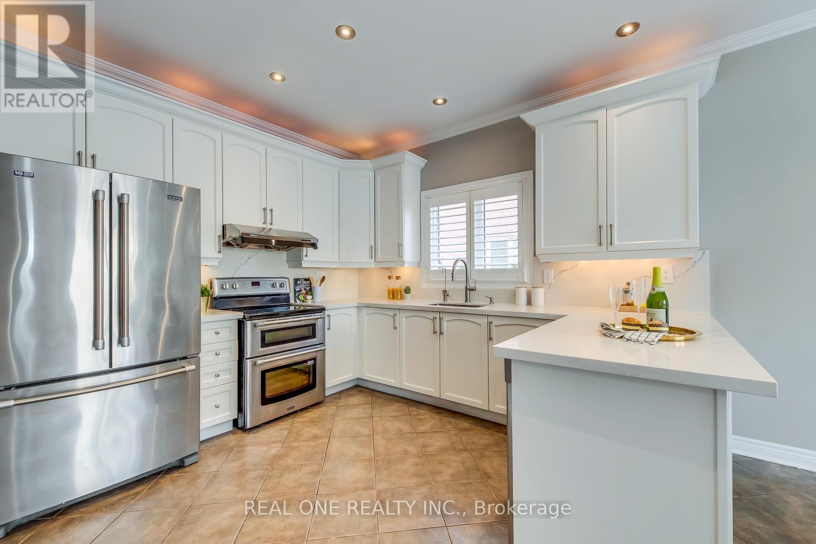 2511 Felhaber Crescent, Oakville, Ontario  L6H 7R8 - Photo 12 - W12898550