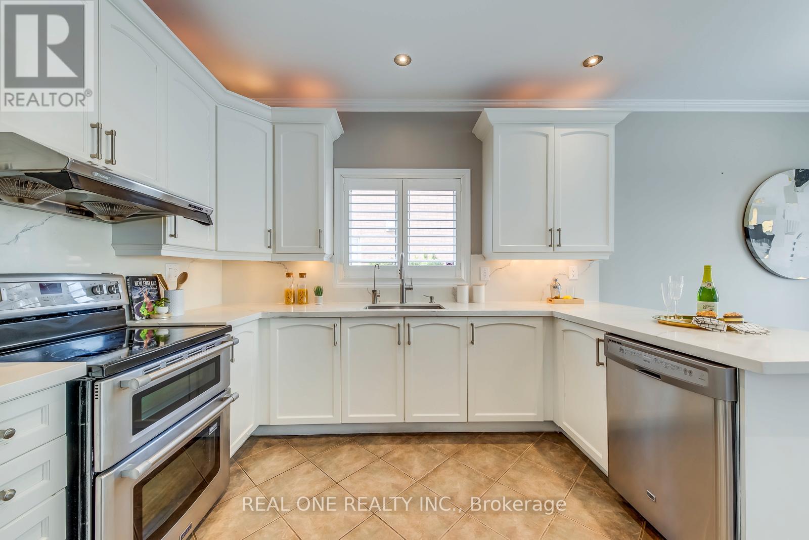 2511 Felhaber Crescent, Oakville, Ontario  L6H 7R8 - Photo 13 - W12898550