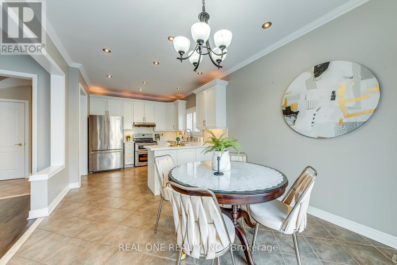 2511 Felhaber Crescent, Oakville, Ontario  L6H 7R8 - Photo 16 - W12898550