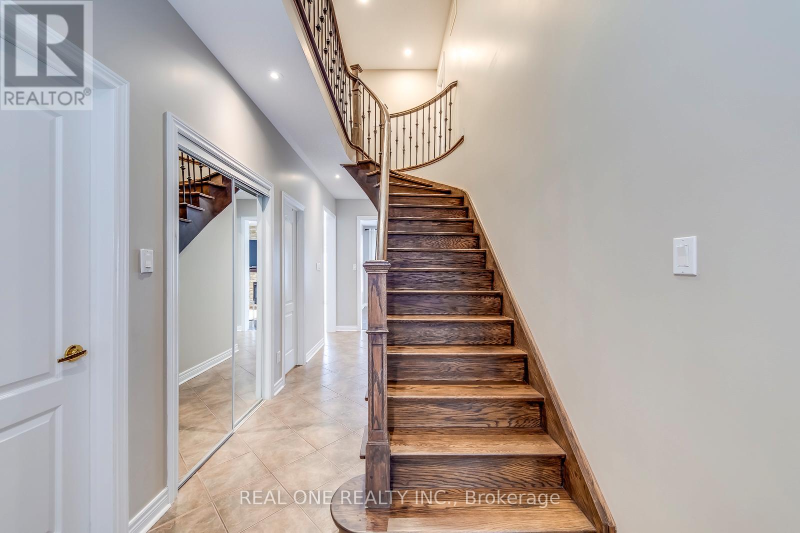 2511 Felhaber Crescent, Oakville, Ontario  L6H 7R8 - Photo 21 - W12898550