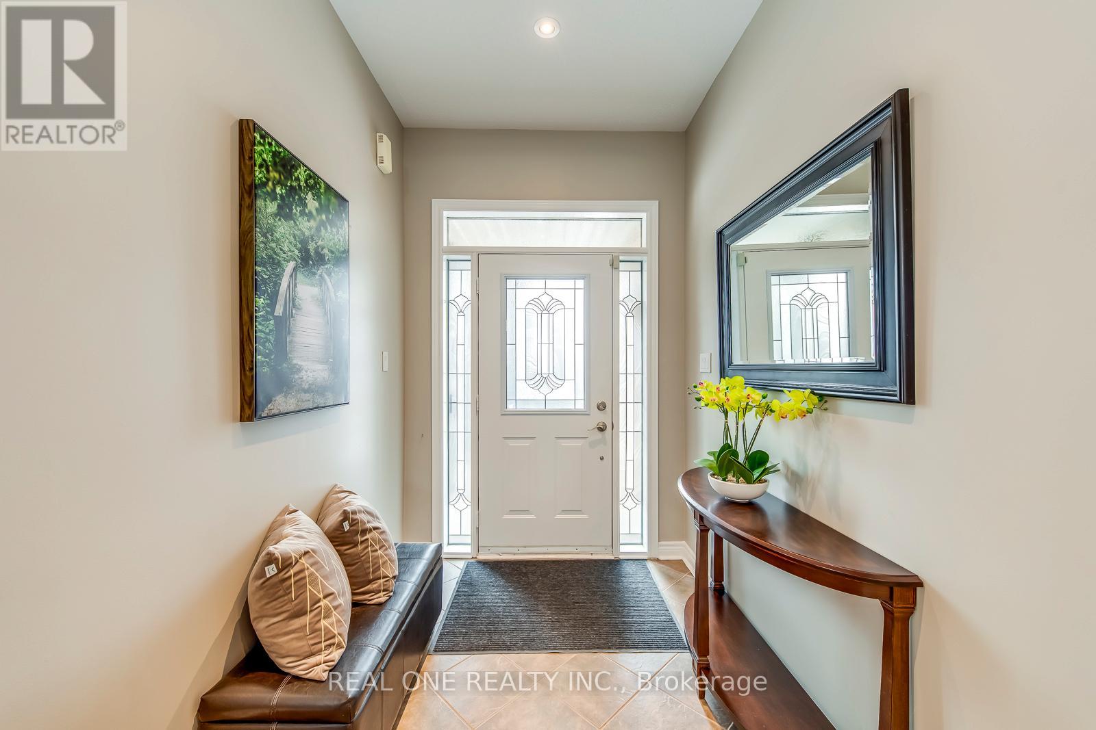 2511 Felhaber Crescent, Oakville, Ontario  L6H 7R8 - Photo 3 - W12898550