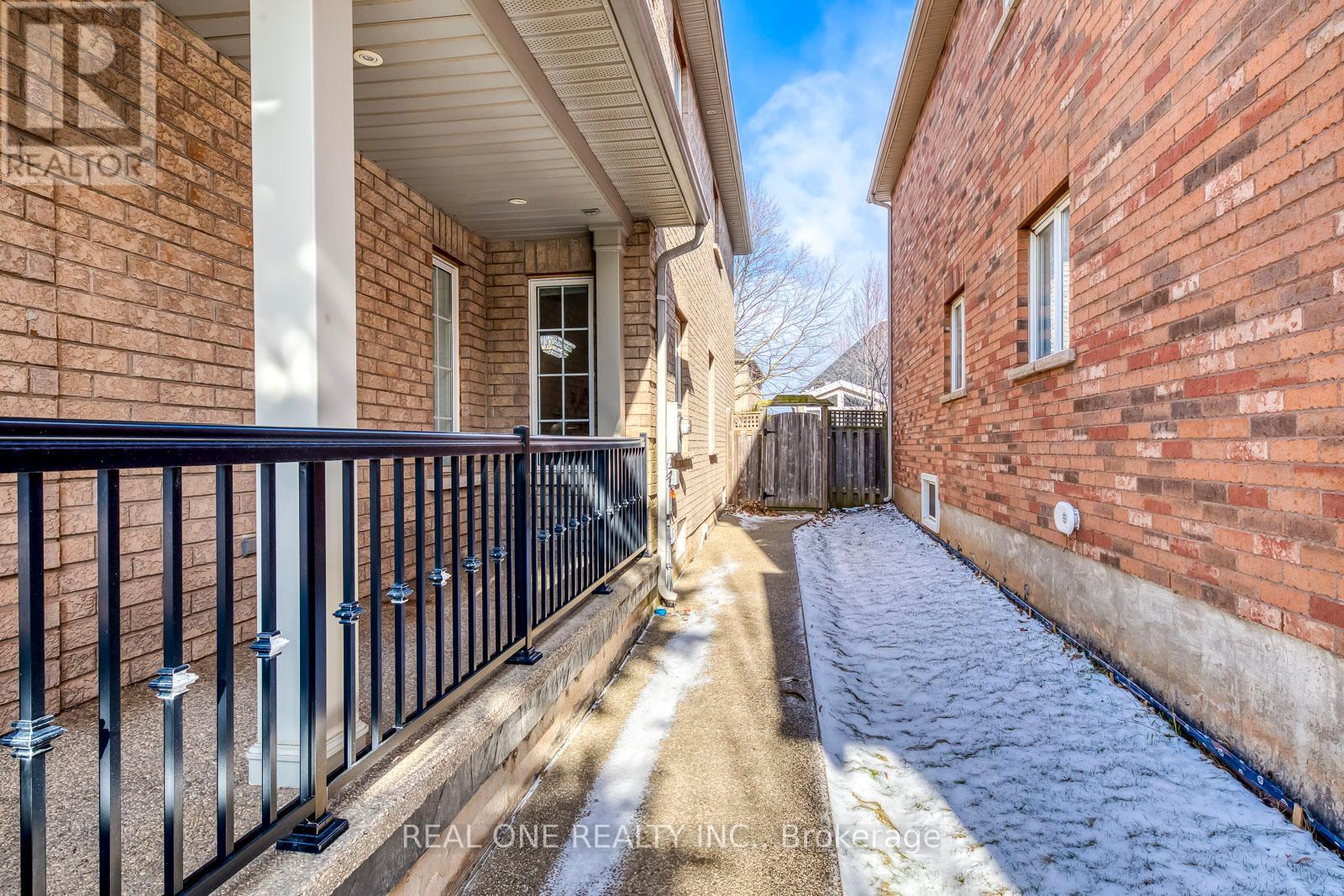 2511 Felhaber Crescent, Oakville, Ontario  L6H 7R8 - Photo 46 - W12898550