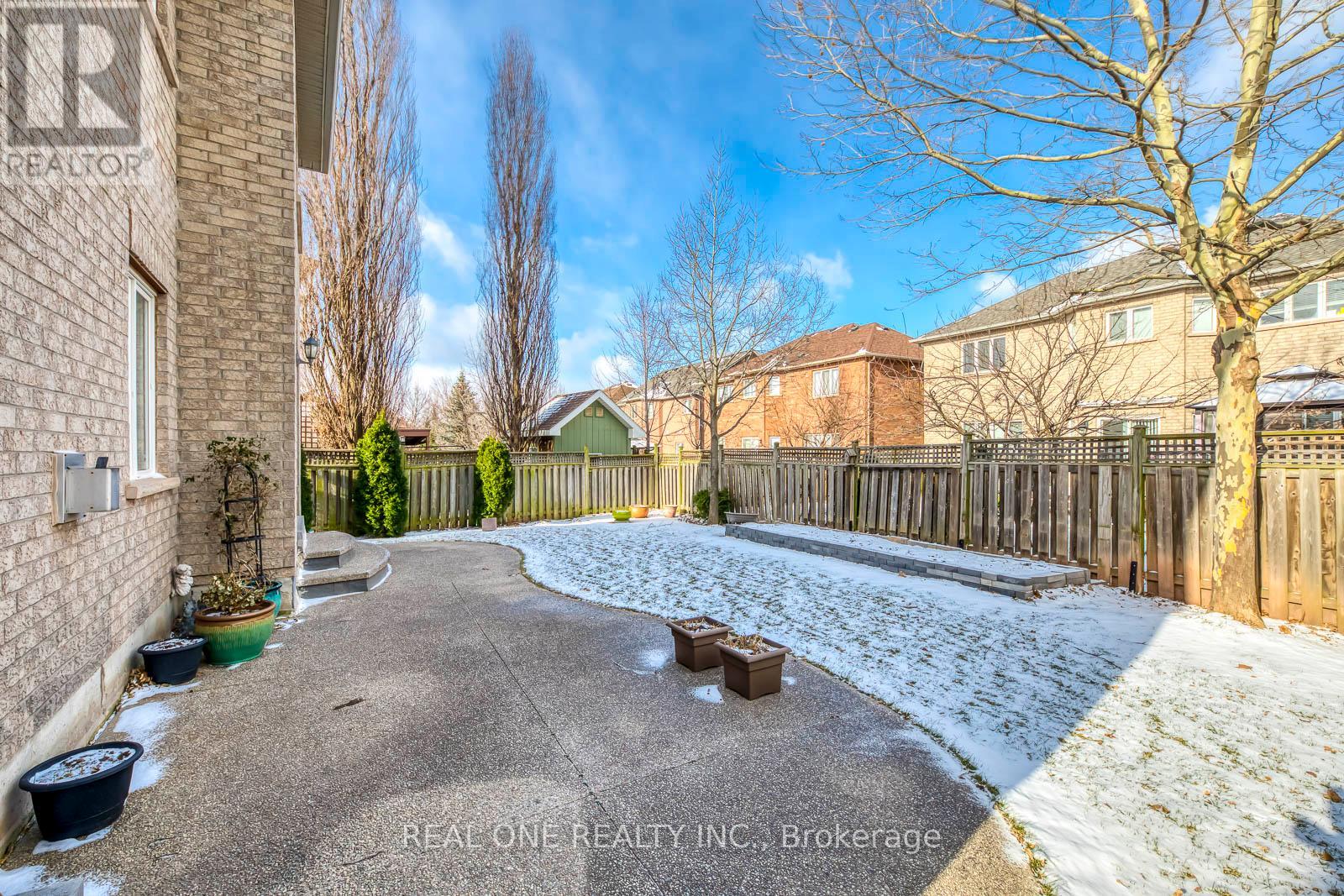 2511 Felhaber Crescent, Oakville, Ontario  L6H 7R8 - Photo 47 - W12898550