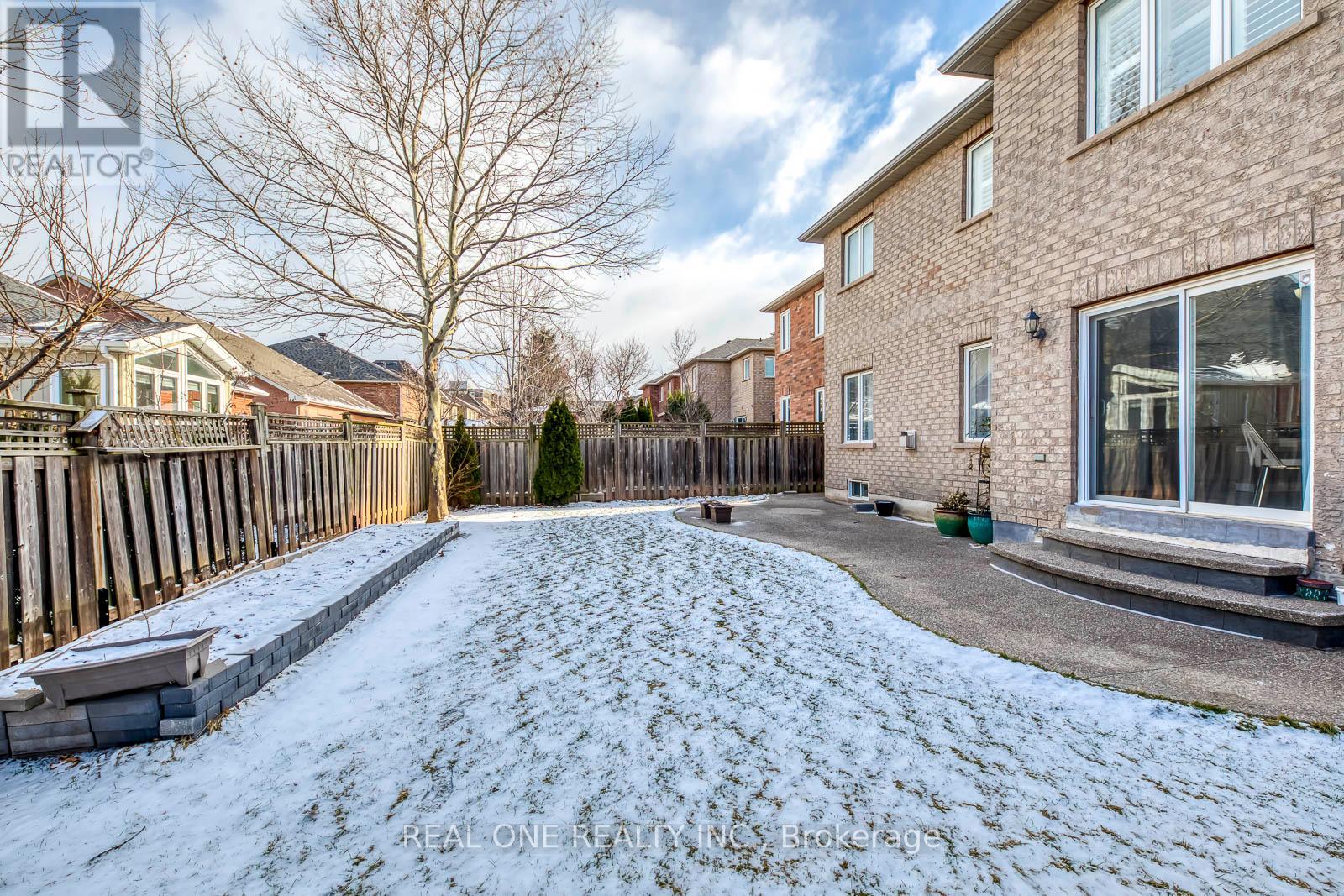 2511 Felhaber Crescent, Oakville, Ontario  L6H 7R8 - Photo 49 - W12898550