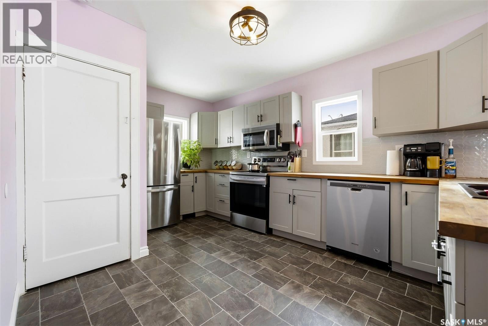 1171 Montague Street, Regina, Saskatchewan  S4T 3H8 - Photo 8 - SK030831