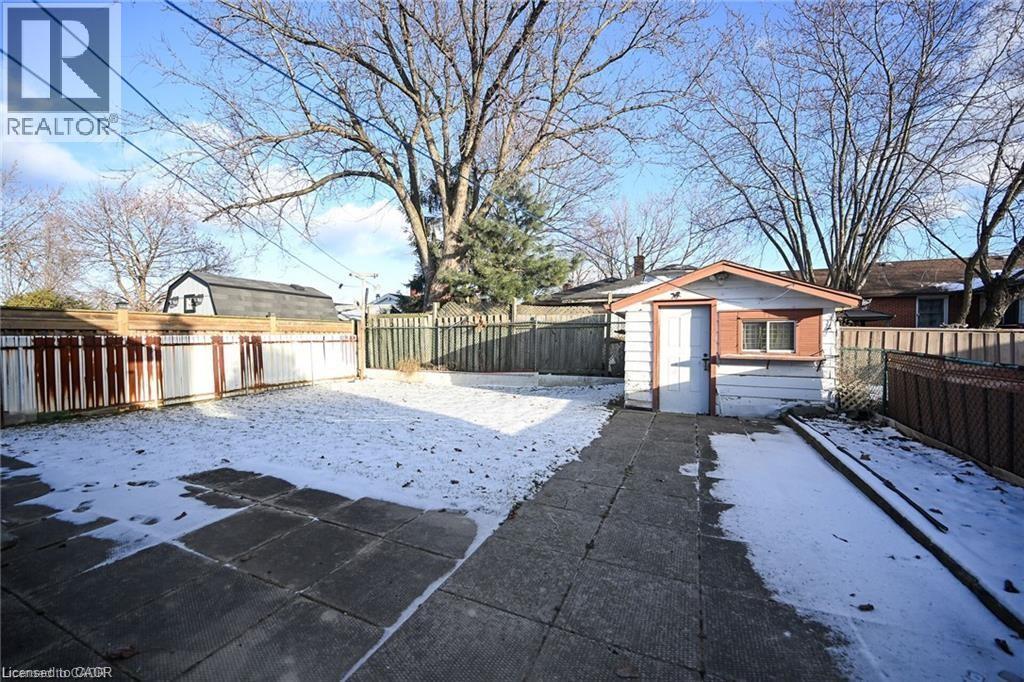 325 East 16th Street, Hamilton, Ontario  L9A 4K1 - Photo 13 - 40809071