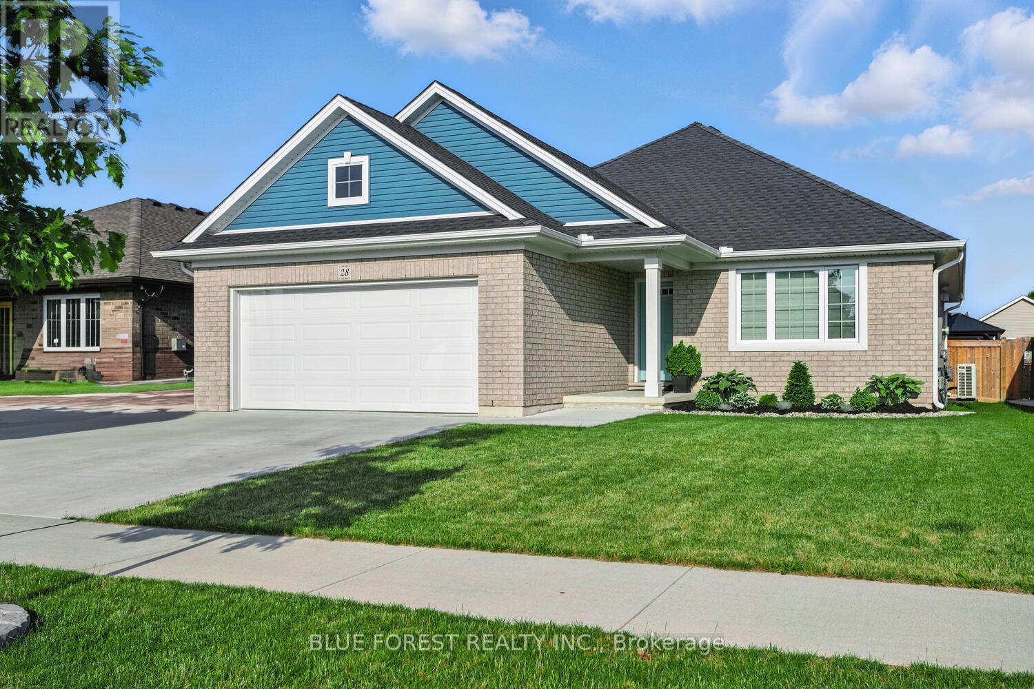 28 Weir Crescent, St. Thomas, Ontario  N5R 0L7 - Photo 1 - X12898588