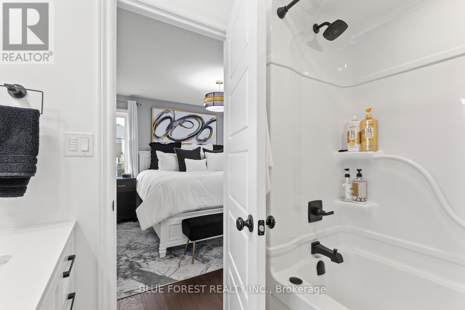 28 Weir Crescent, St. Thomas, Ontario  N5R 0L7 - Photo 21 - X12898588