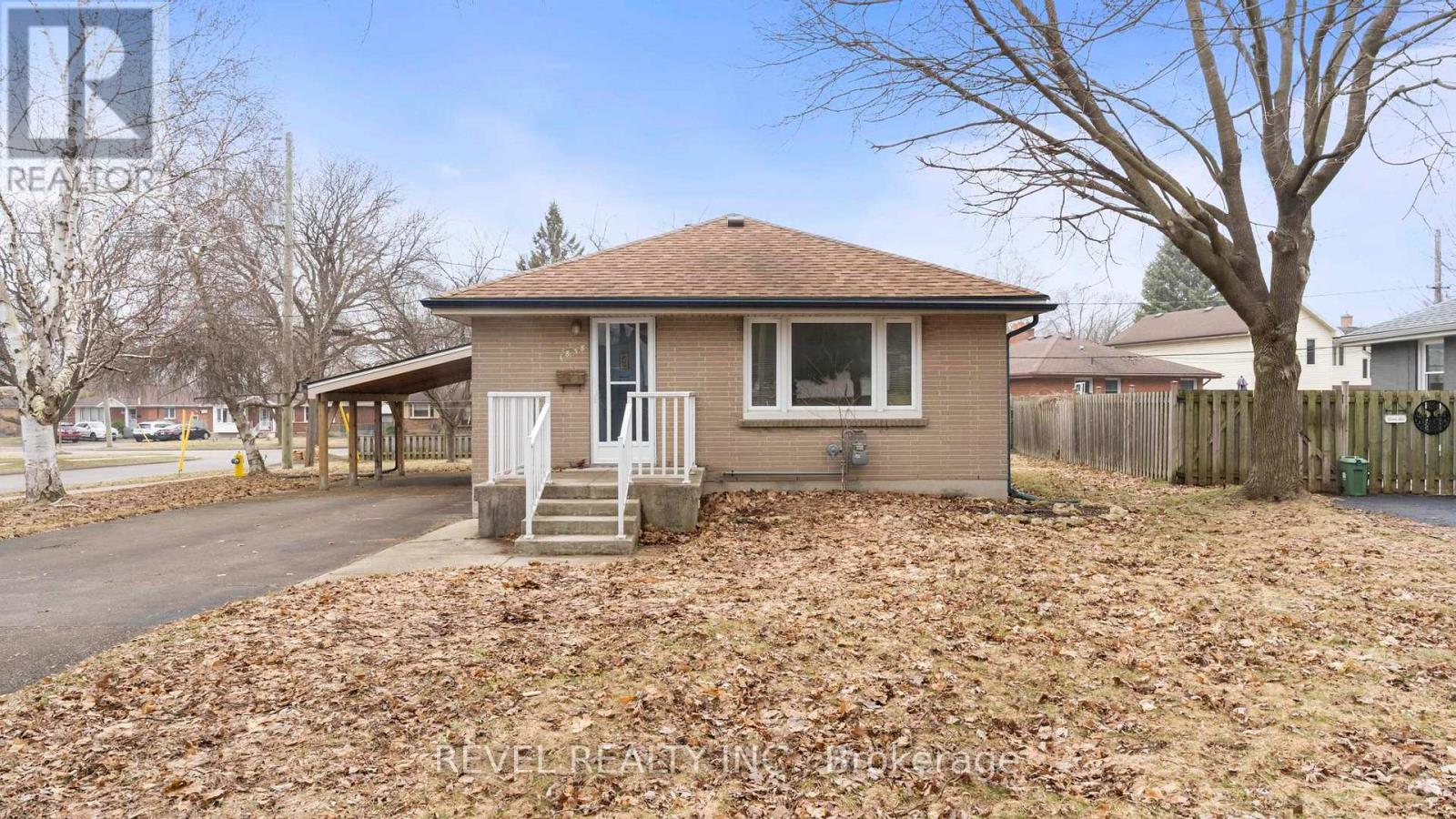 1838 Royal Crescent, London East, Ontario  N5W 2A8 - Photo 2 - X12898674