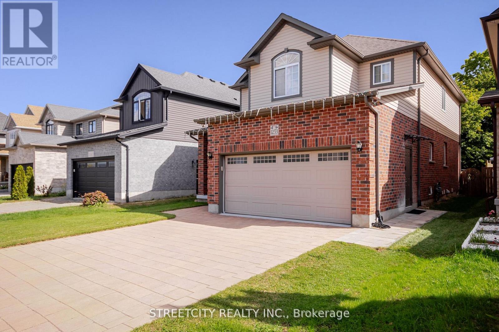 1253 Howlett Circle, London North, Ontario  N5X 0K5 - Photo 2 - X12898716