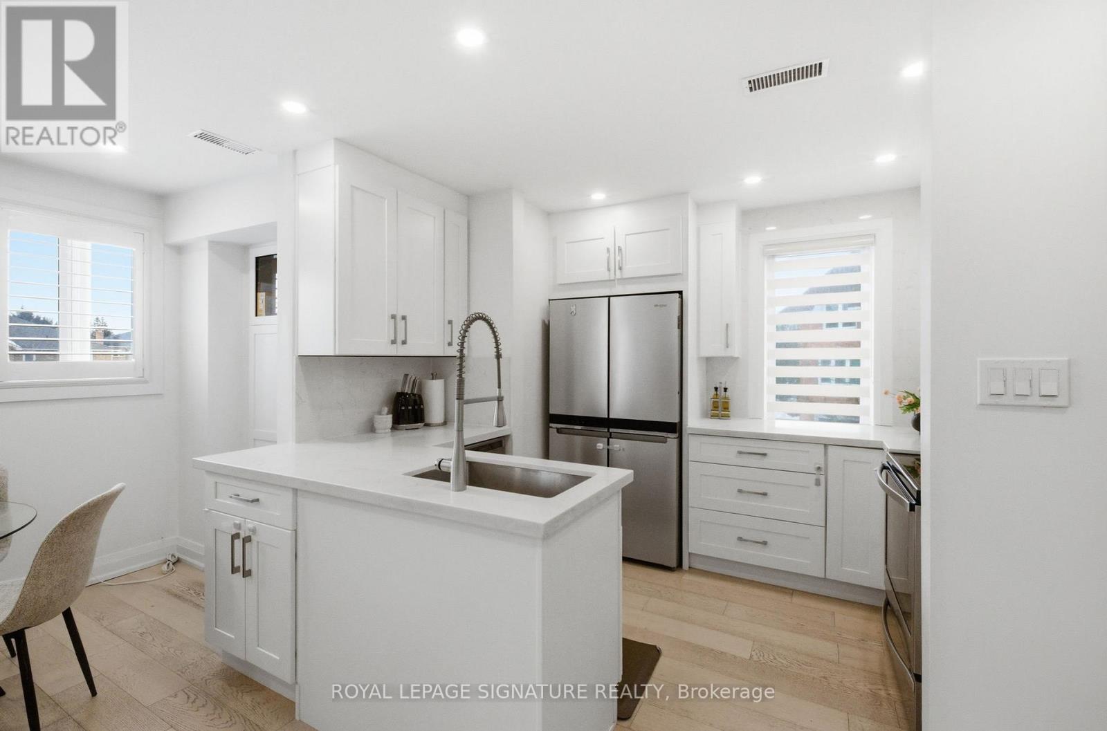 1029 - 75 Weldrick Road E, Richmond Hill (Observatory), Ontario  L4C 0H9 - Photo 6 - N12895488