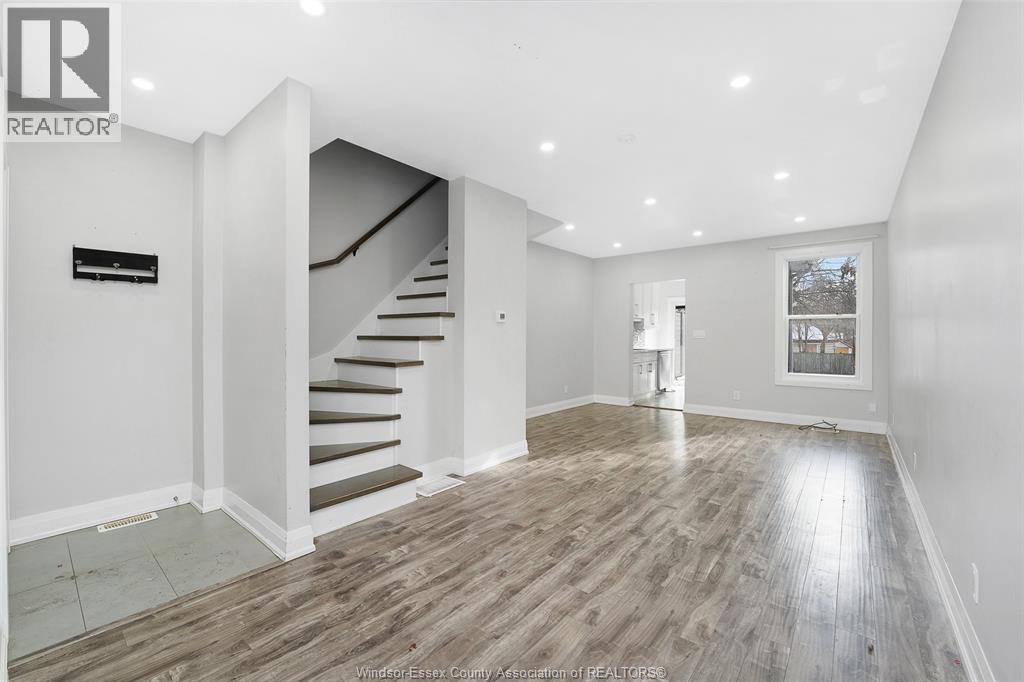 1657 Martindale, Windsor, Ontario  N9B 1G7 - Photo 5 - 26005723