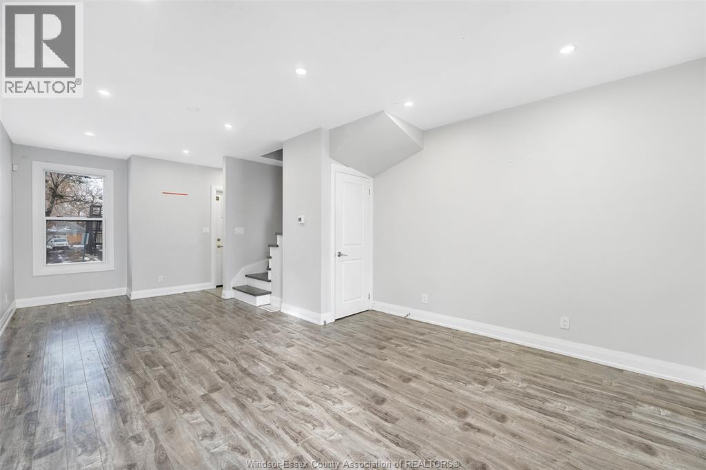 1657 Martindale, Windsor, Ontario  N9B 1G7 - Photo 6 - 26005723