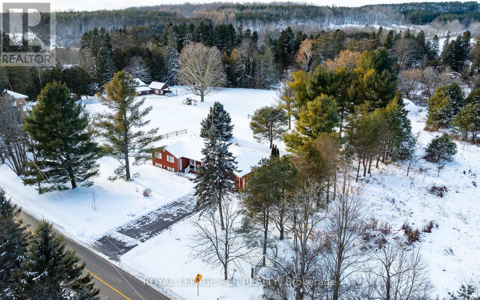 2534 Highpoint Side Road, Caledon, Ontario  L7K 0J1 - Photo 4 - W12657068