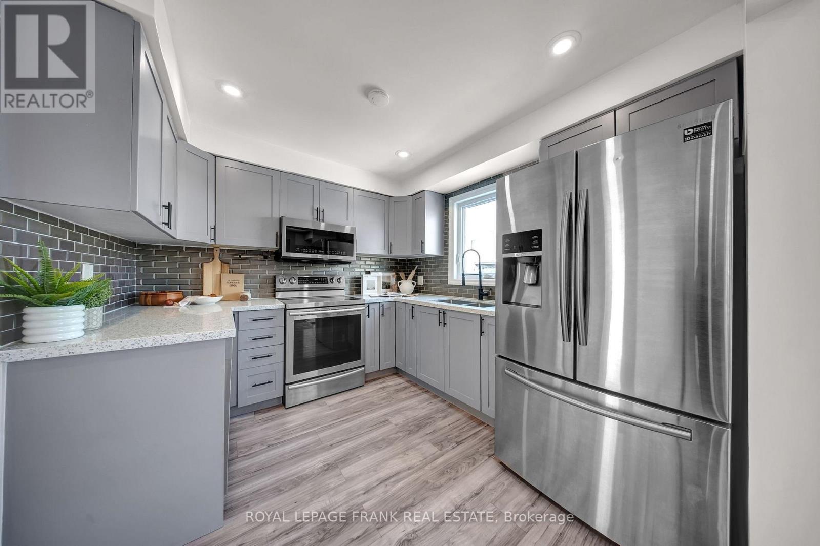 303 Sheffield Court, Oshawa, Ontario  L1J 8J3 - Photo 17 - E12898712