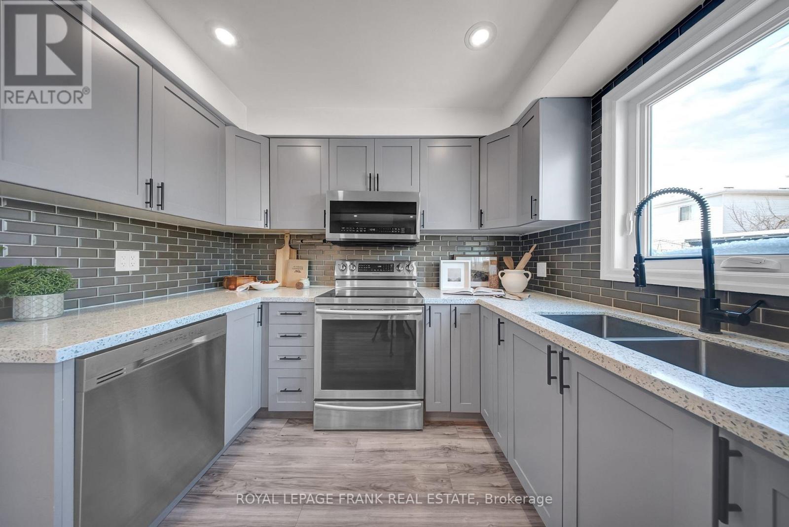 303 Sheffield Court, Oshawa, Ontario  L1J 8J3 - Photo 18 - E12898712