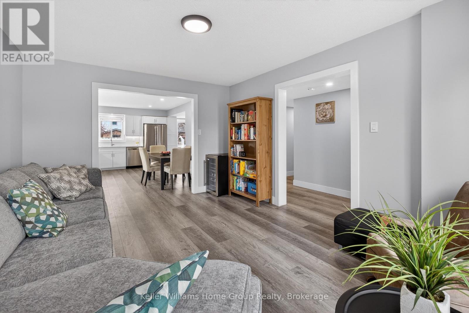 42 Freshmeadow Way, Guelph (Willow West/sugarbush/west Acres), Ontario  N1K 1R9 - Photo 6 - X12898648