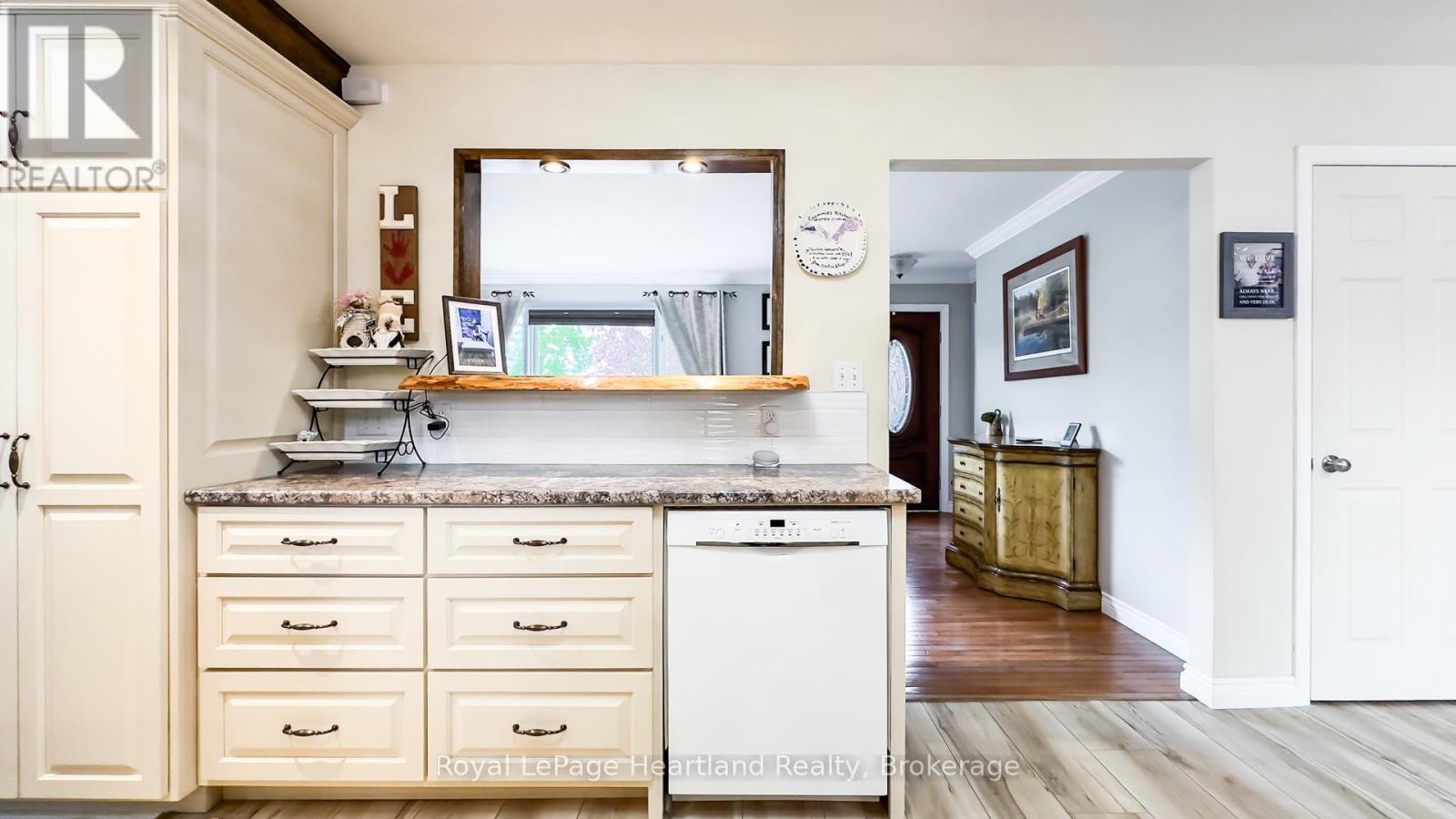 30 North Street, Huron East (Egmondville), Ontario  N0K 1G0 - Photo 13 - X12898670