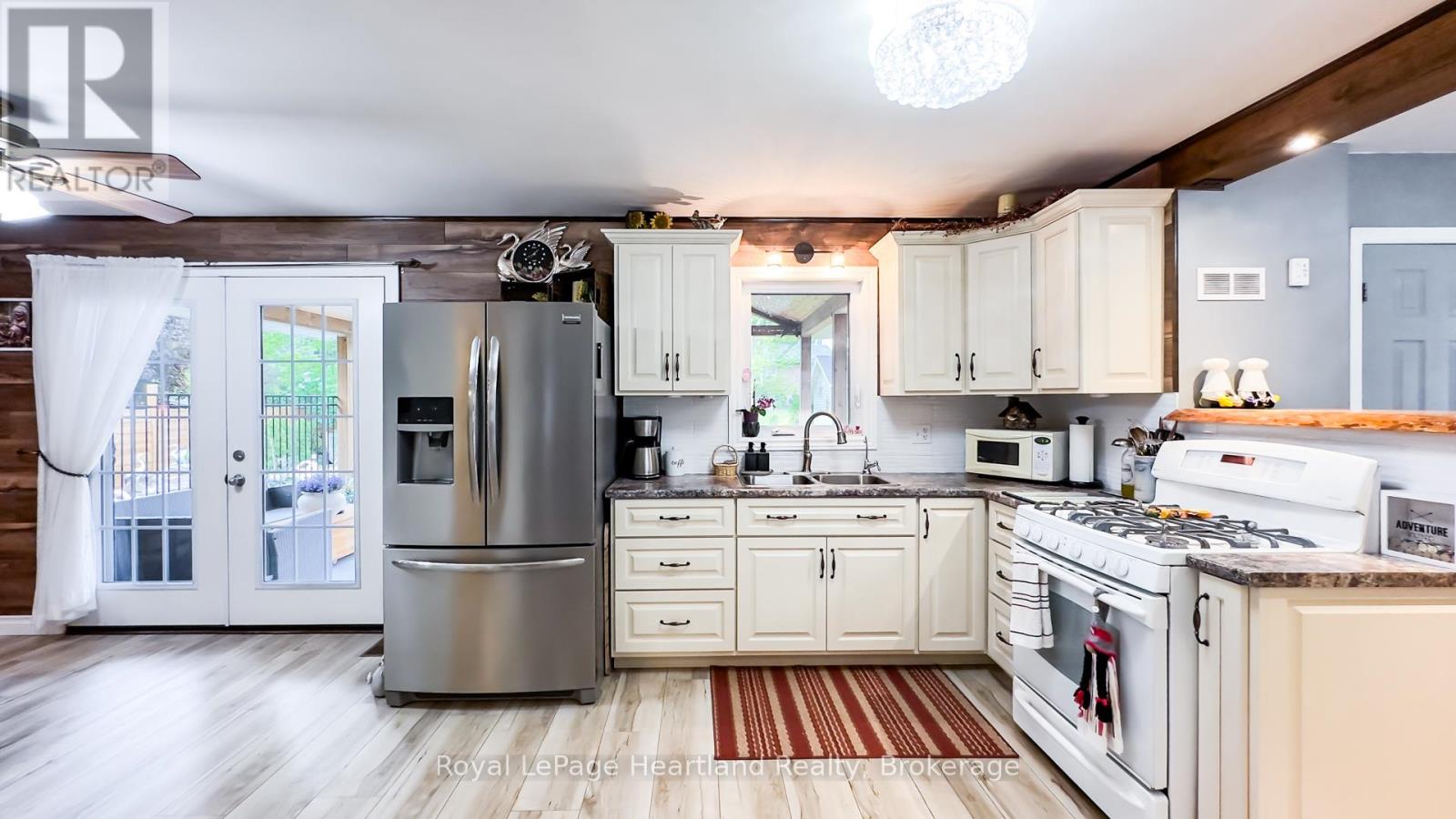 30 North Street, Huron East (Egmondville), Ontario  N0K 1G0 - Photo 17 - X12898670