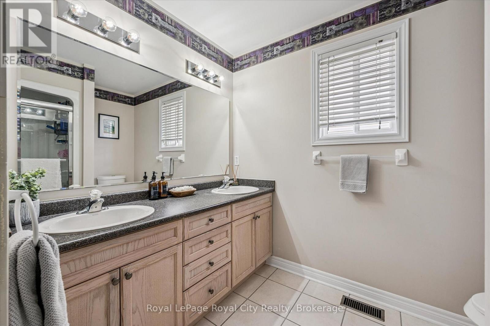 87 Law Drive, Guelph (Grange Road), Ontario  N1E 7J7 - Photo 26 - X12898684