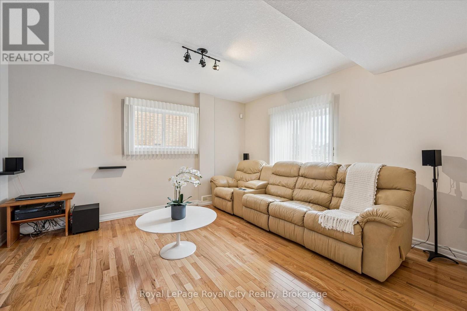 87 Law Drive, Guelph (Grange Road), Ontario  N1E 7J7 - Photo 30 - X12898684