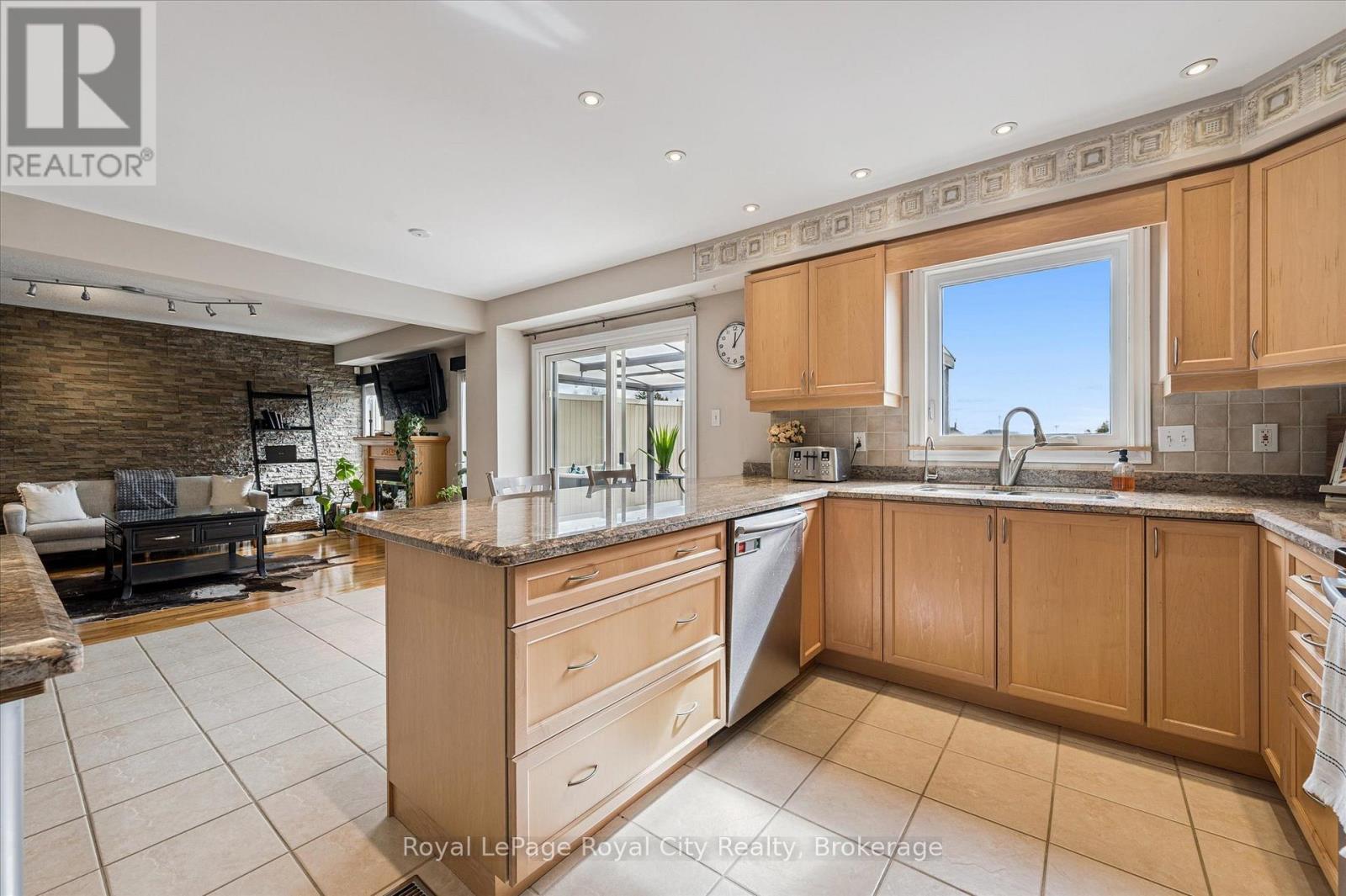 87 Law Drive, Guelph (Grange Road), Ontario  N1E 7J7 - Photo 8 - X12898684