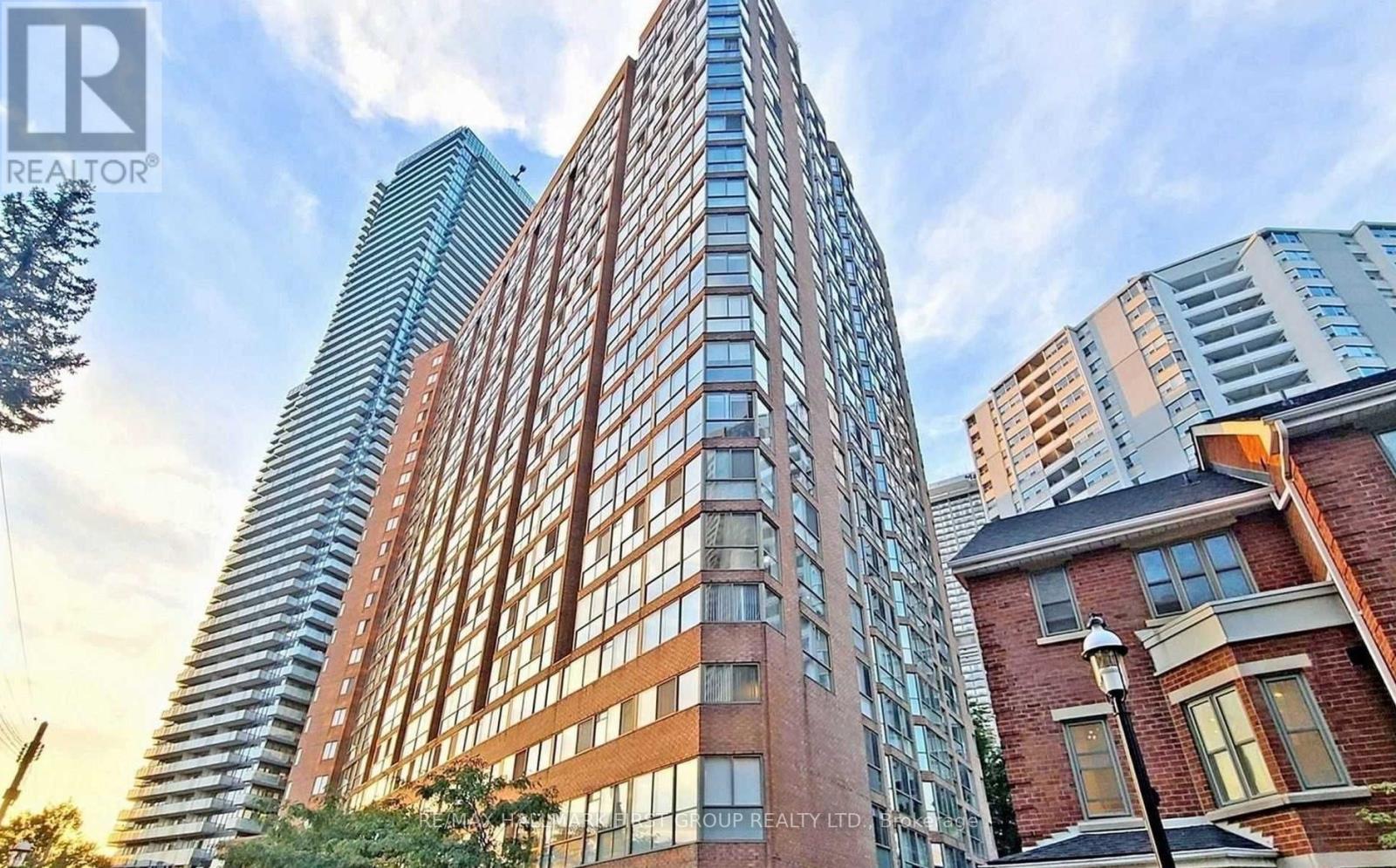 1714 - 1055 BAY STREET, Toronto, Ontario